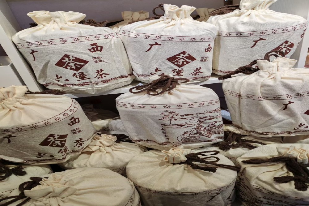 探秘苍梧县六堡山塘岐茶业：一筐六堡茶究竟多重？品味传统与品质的完美融合